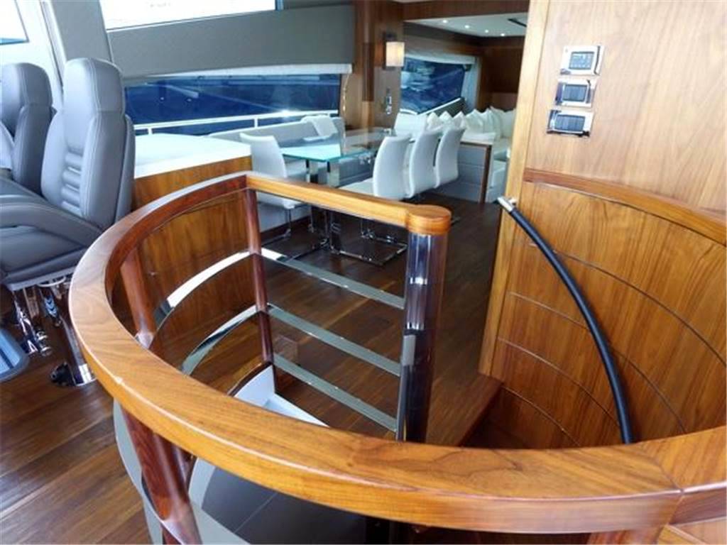Sunseeker 75 yacht