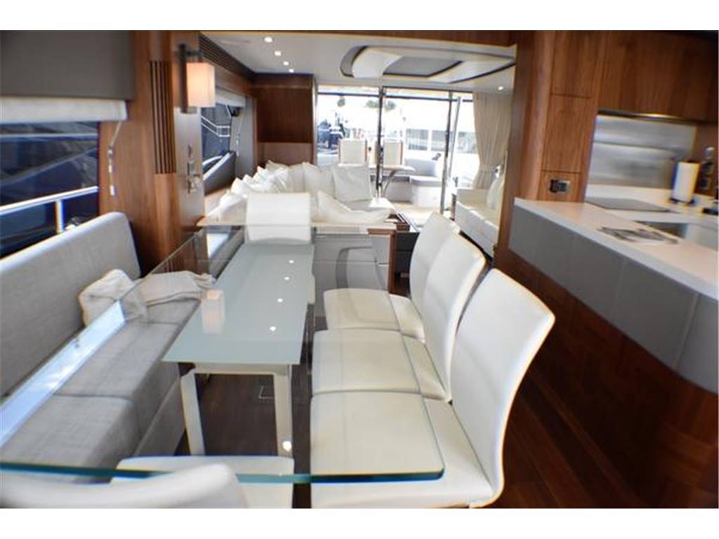 Sunseeker 75 yacht
