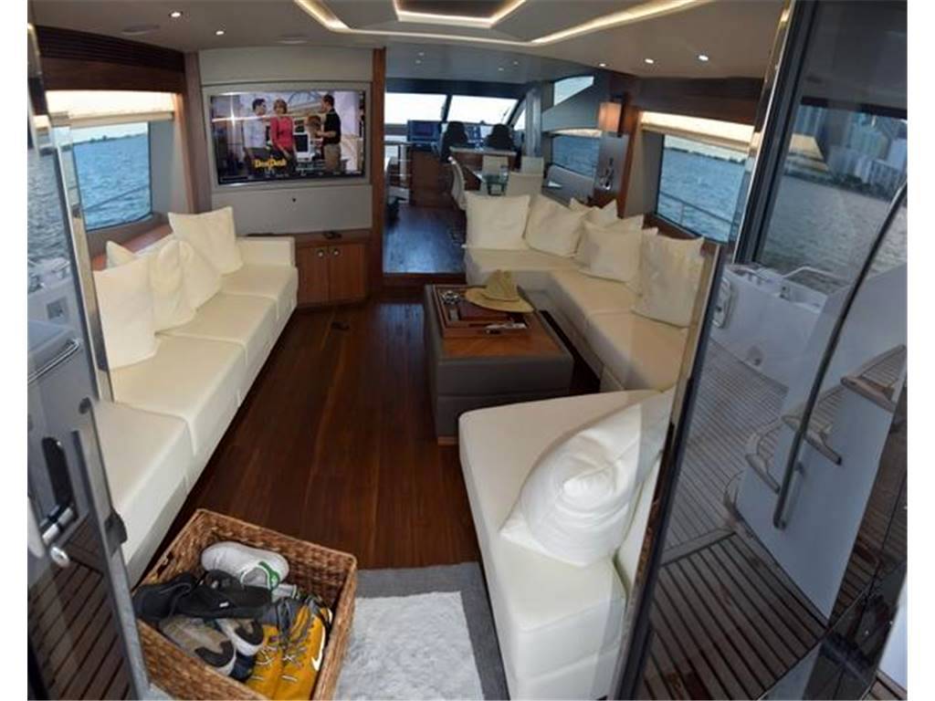 Sunseeker 75 yacht