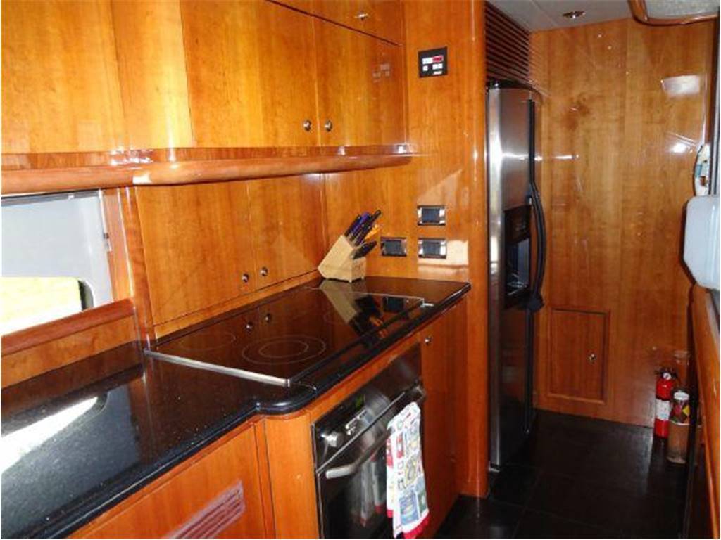 Sunseeker 94 yacht