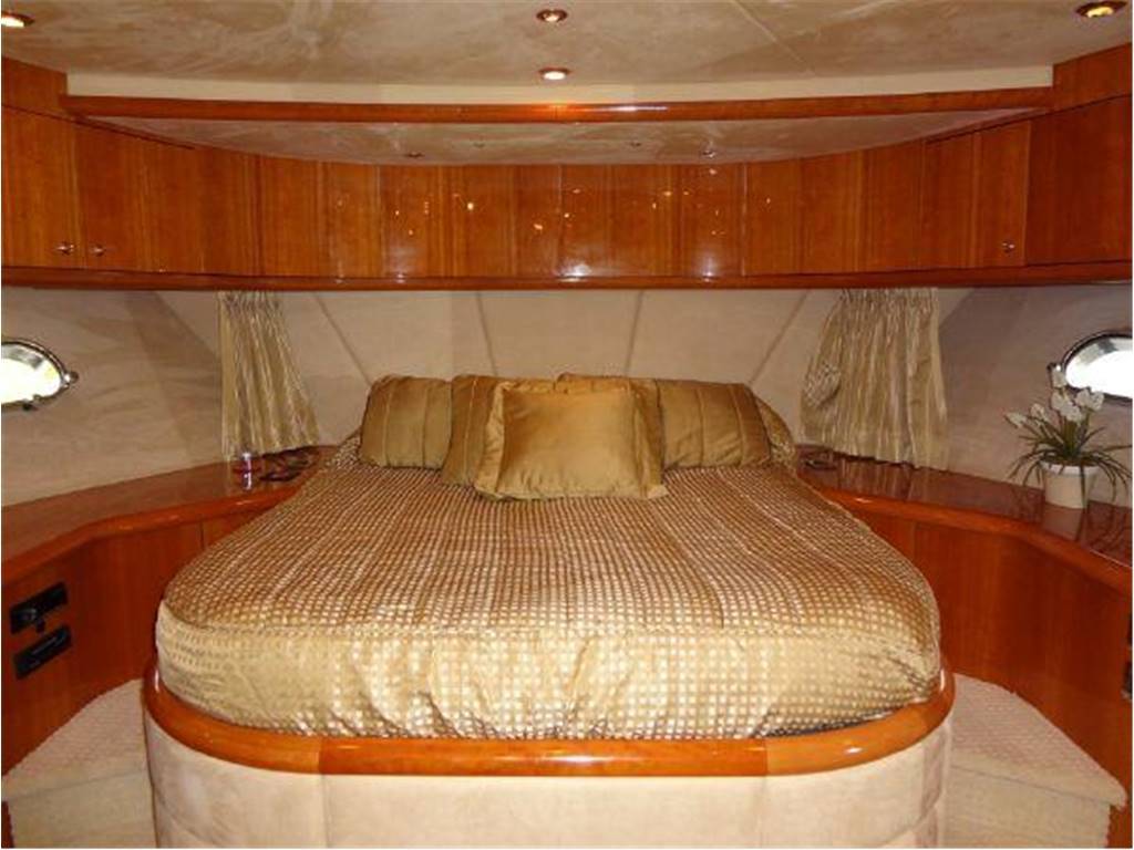 Sunseeker 94 yacht