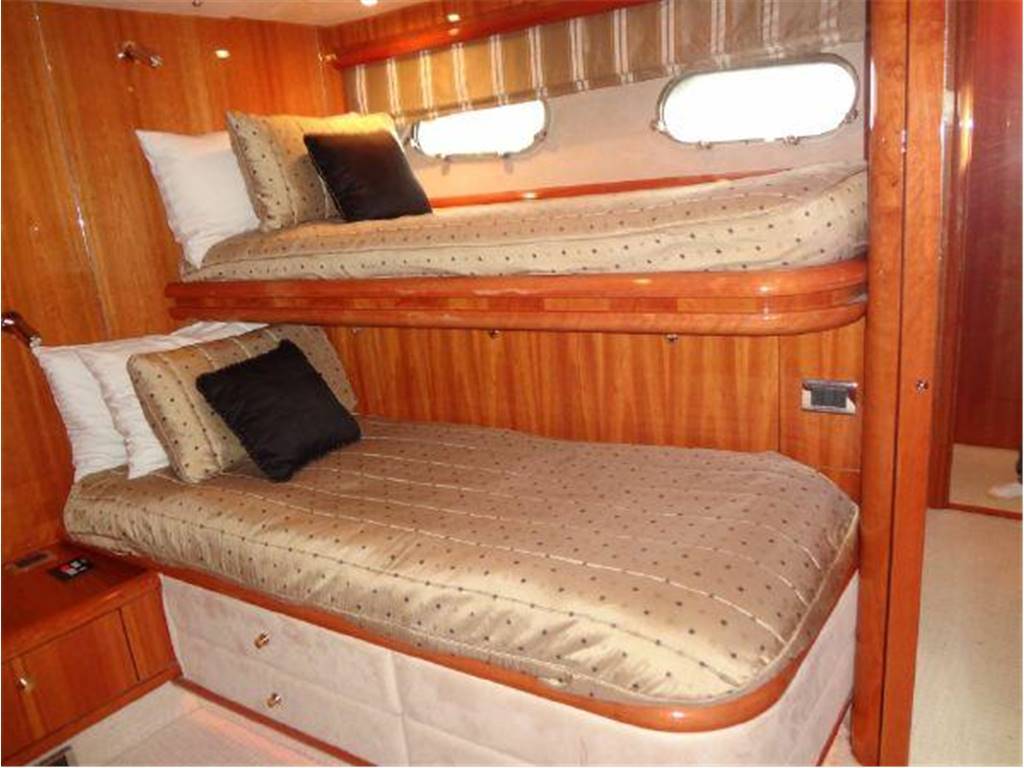 Sunseeker 94 yacht