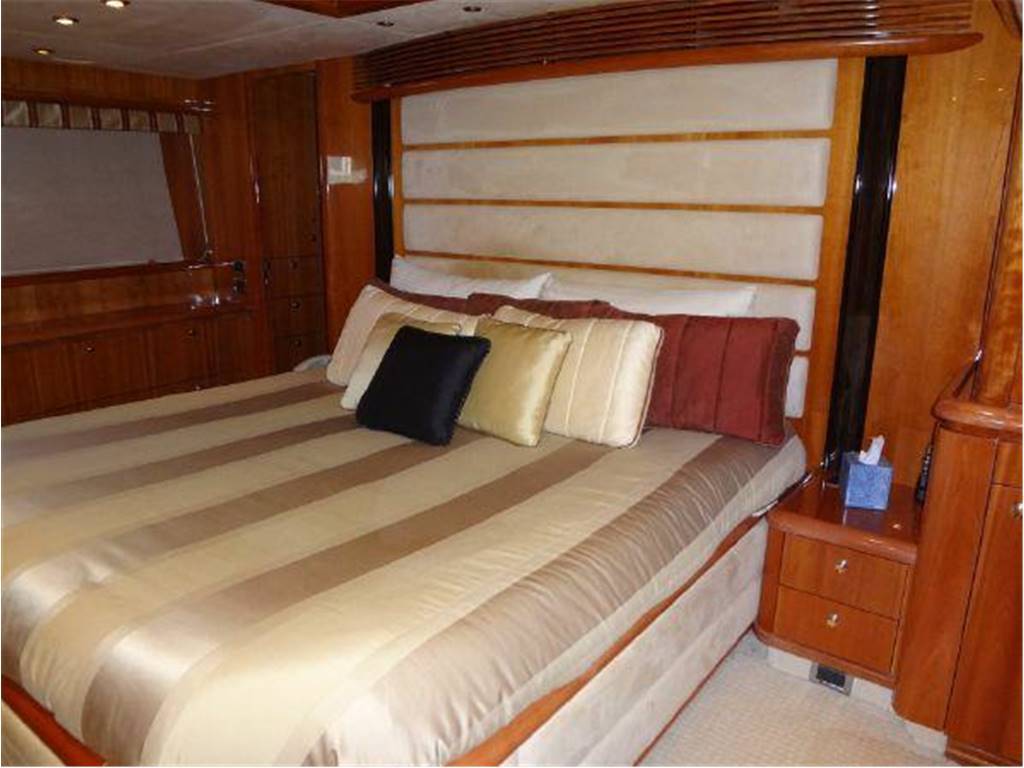 Sunseeker 94 yacht