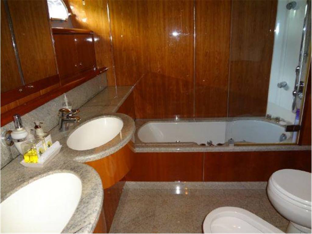 Sunseeker 94 yacht