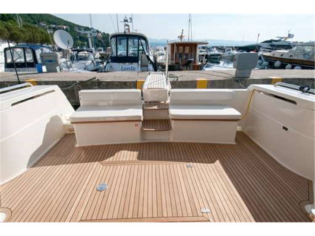 Ferretti 530