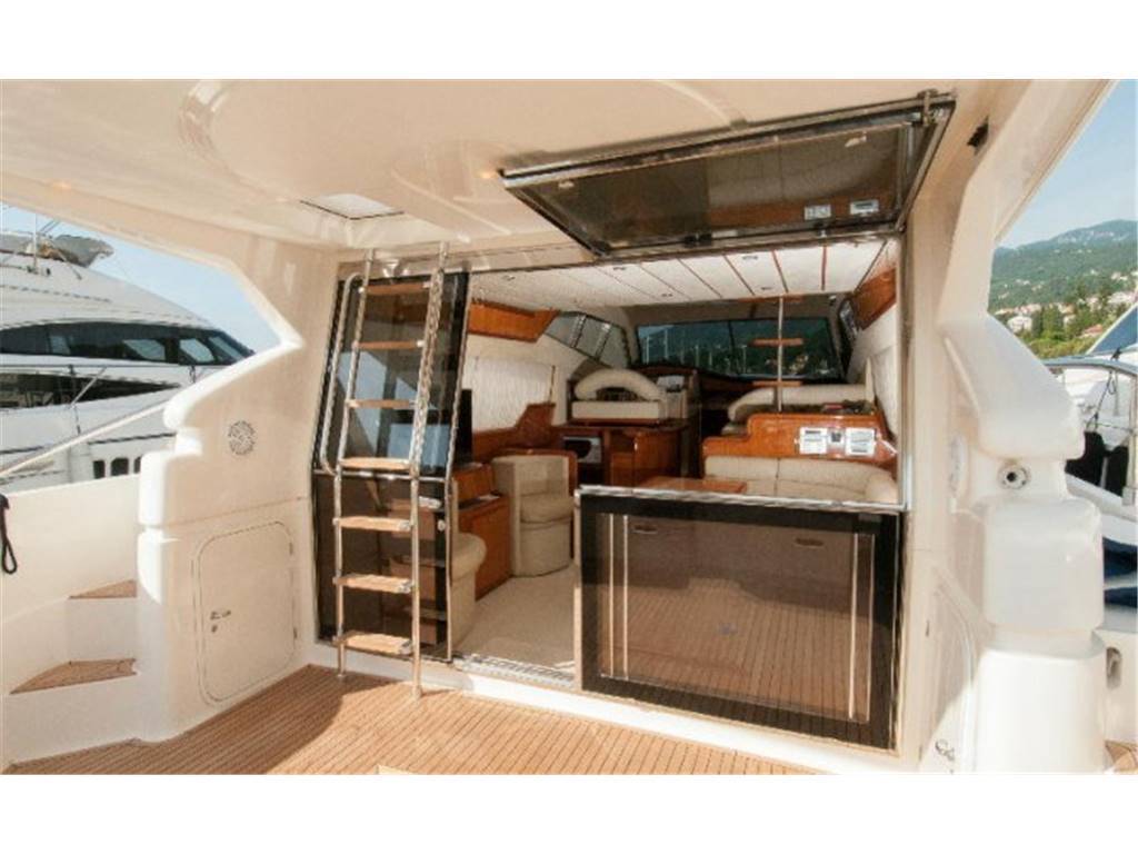 Ferretti 530