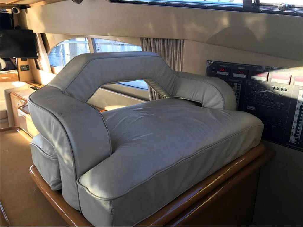 Ferretti 530