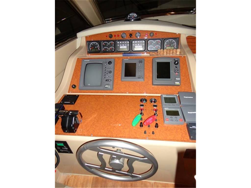 Ferretti 530