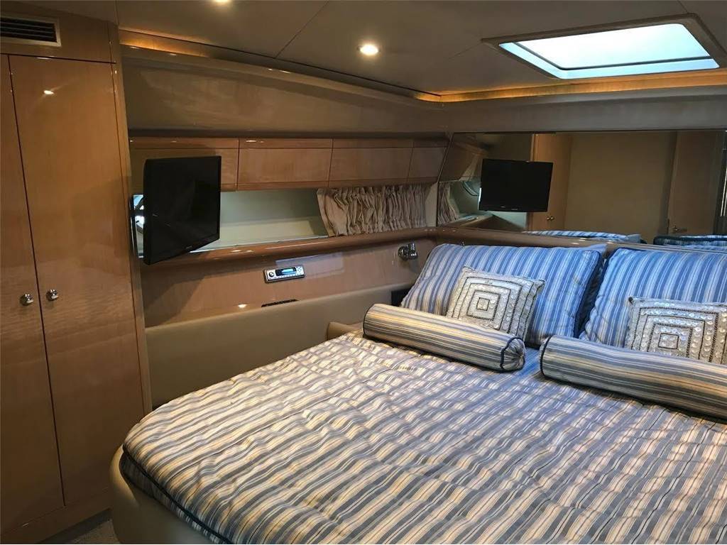 Ferretti 530