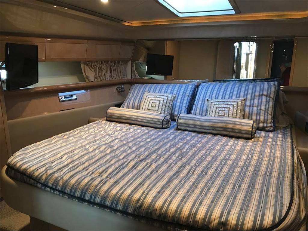 Ferretti 530