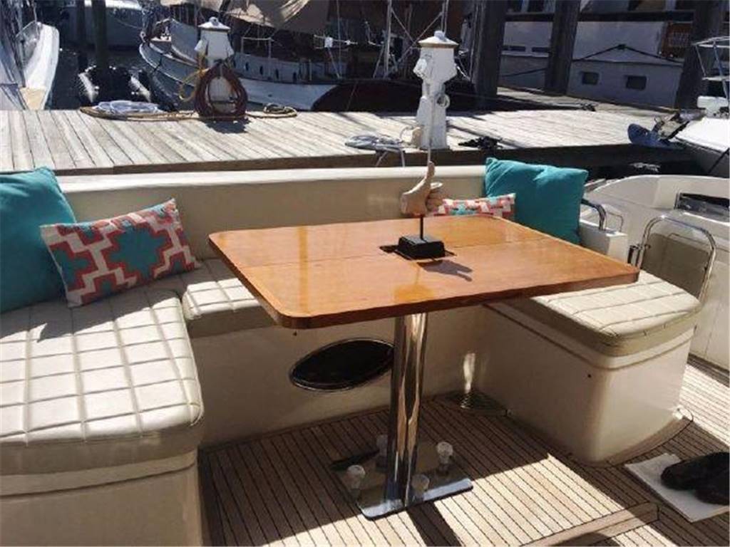 Azimut 53 fly