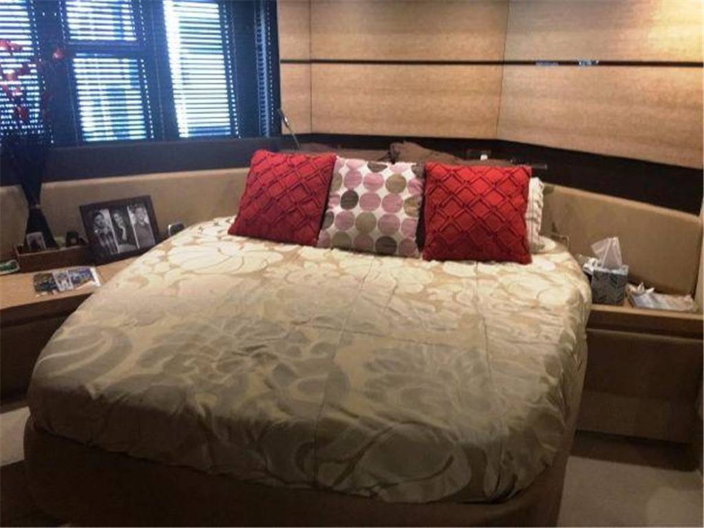Azimut 53 fly