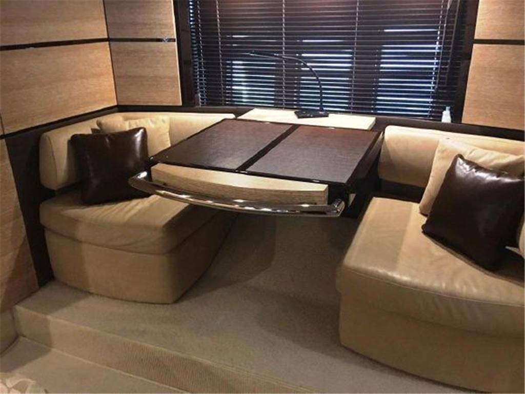 Azimut 53 fly