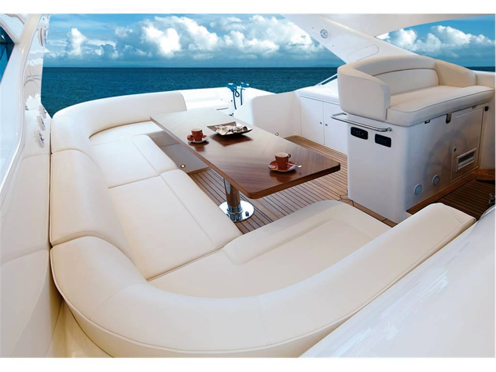 Uniesse 57 hard top