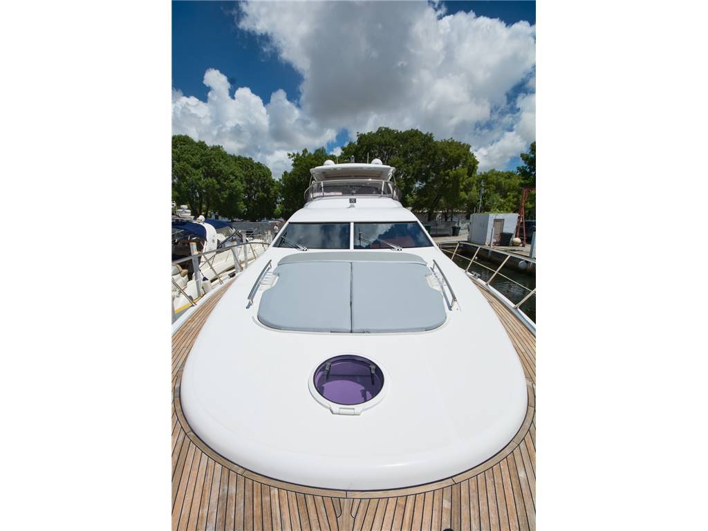 Azimut 70 fly