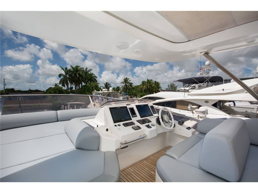 Azimut 70 fly