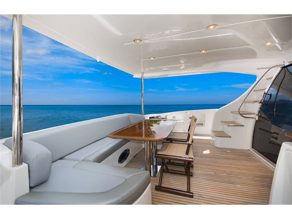 Azimut 70 fly