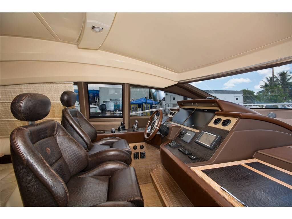 Azimut 70 fly