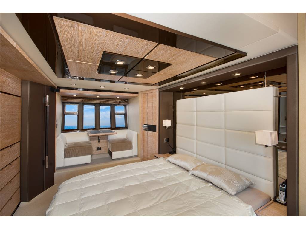 Azimut 70 fly