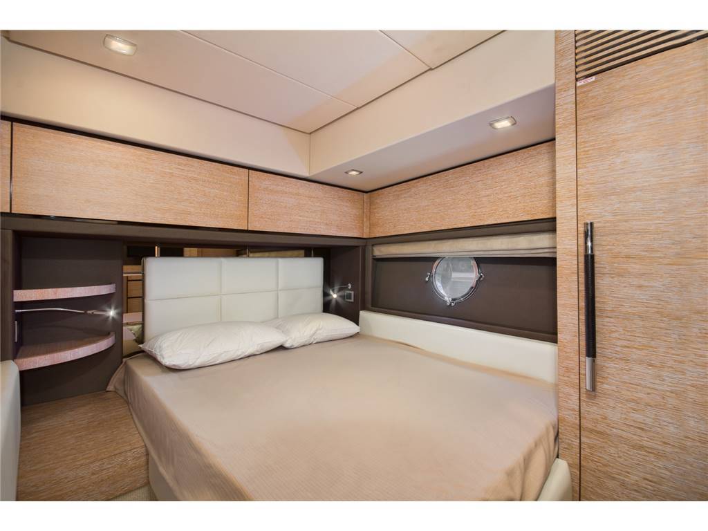Azimut 70 fly
