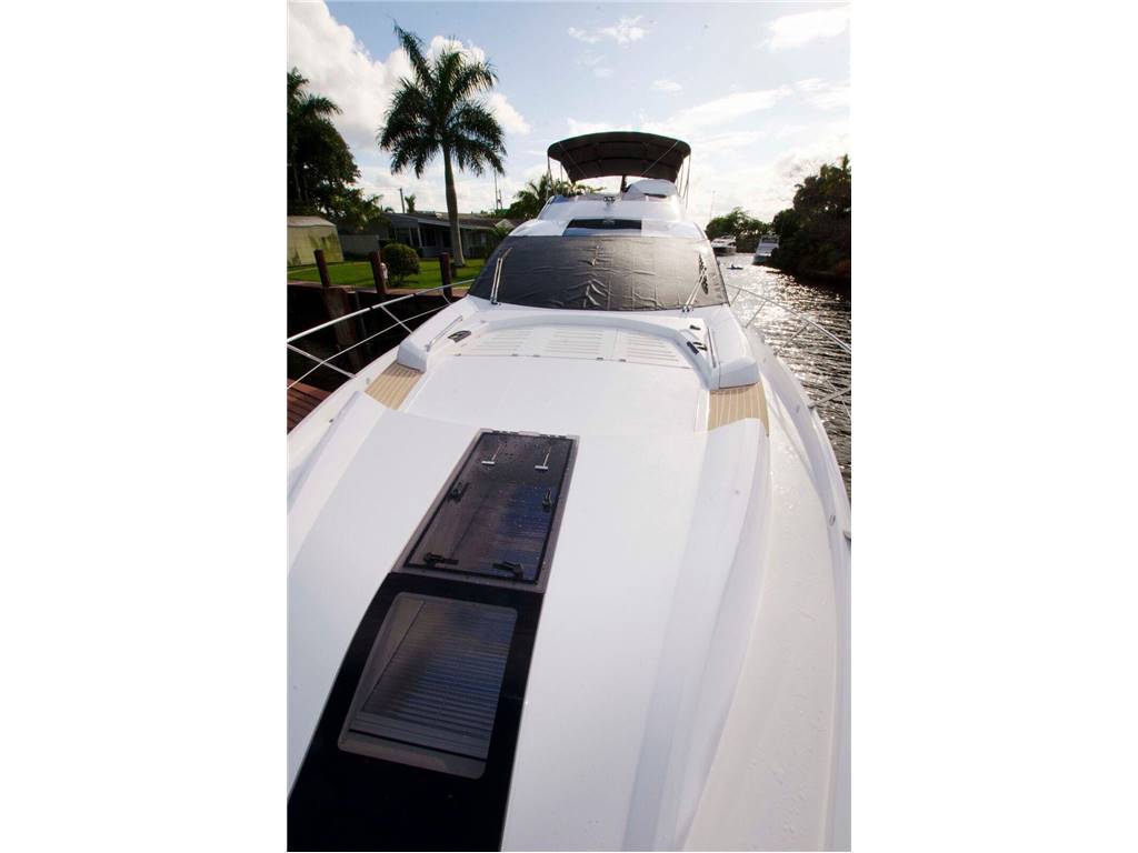 Sunseeker 68 sport yacht