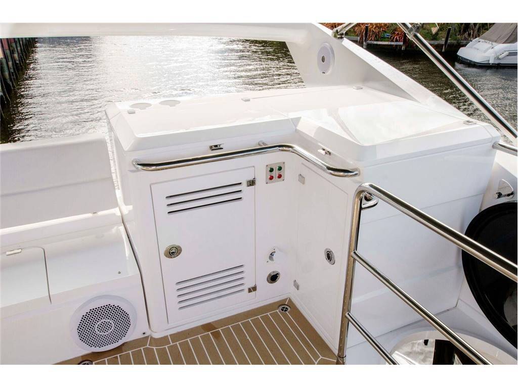 Sunseeker 68 sport yacht