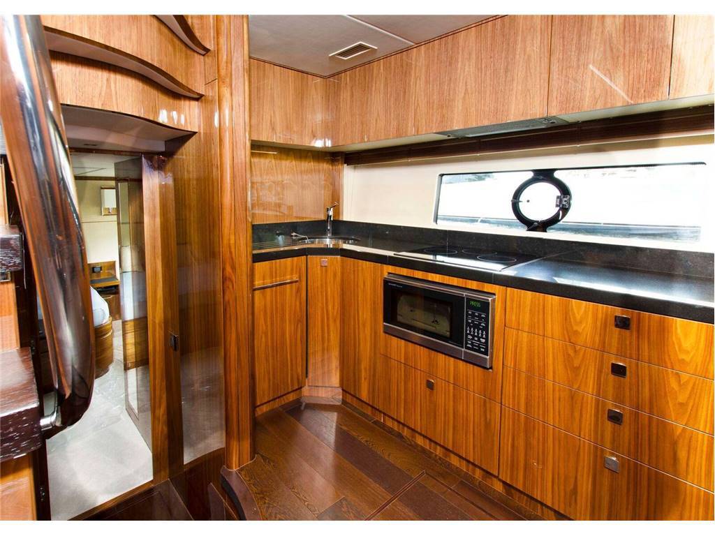 Sunseeker 68 sport yacht