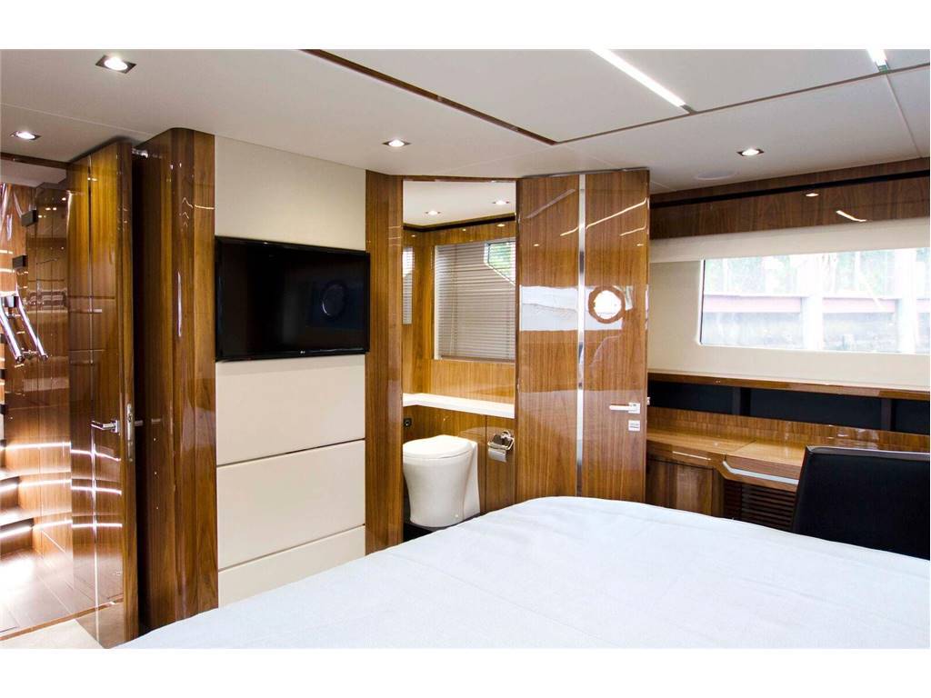Sunseeker 68 sport yacht
