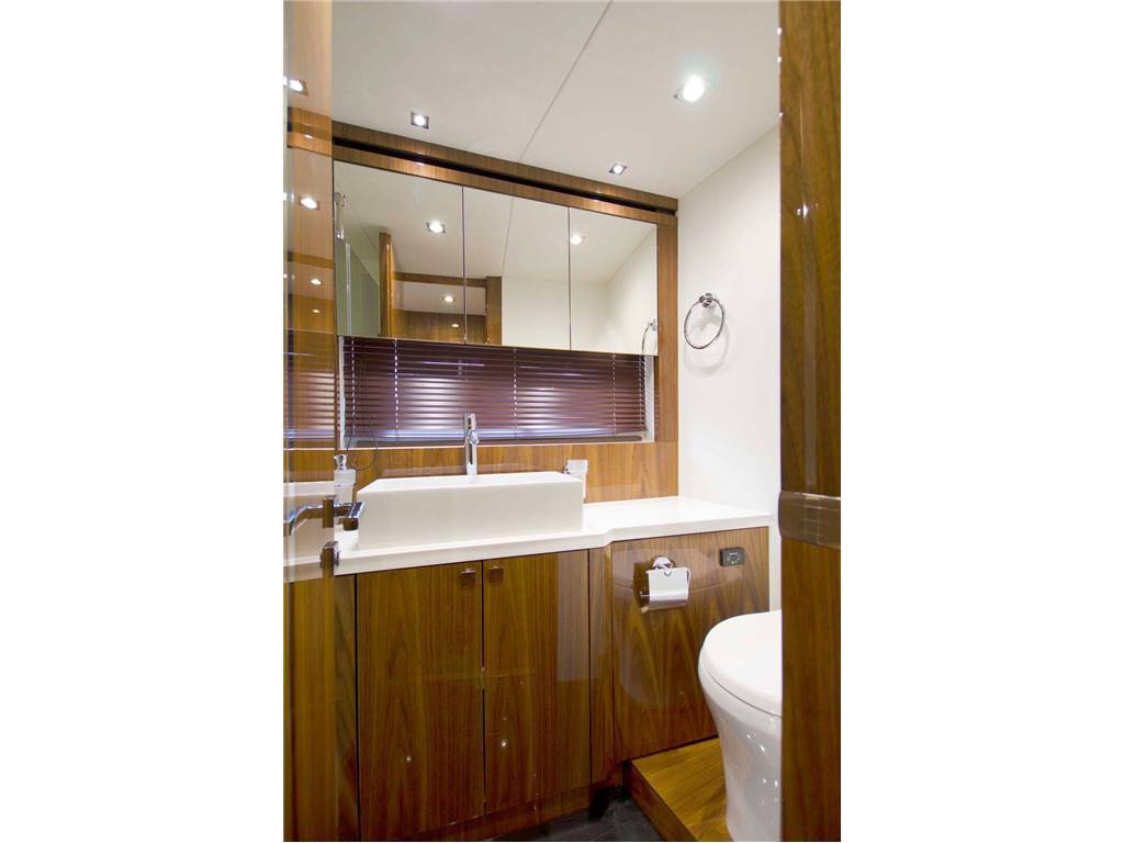 Sunseeker 68 sport yacht