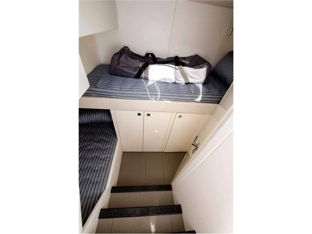Sunseeker 68 sport yacht