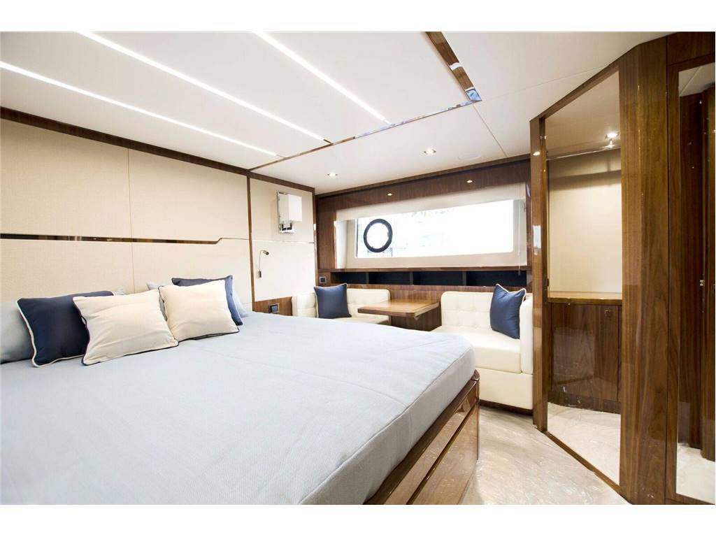 Sunseeker 68 sport yacht