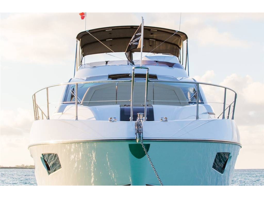 Sunseeker 68 sport yacht