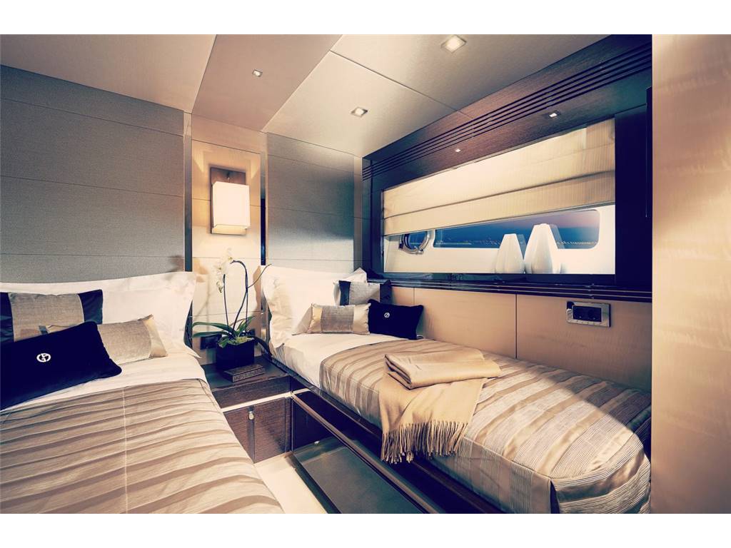 Sunseeker 68 sport yacht