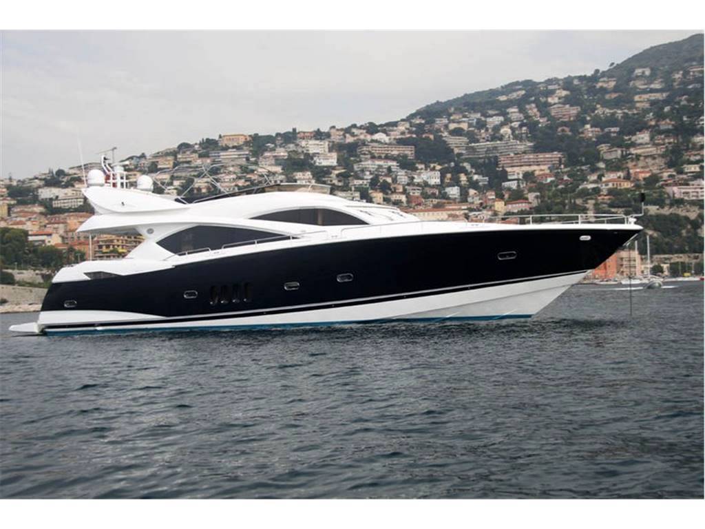 Sunseeker 82 yacht