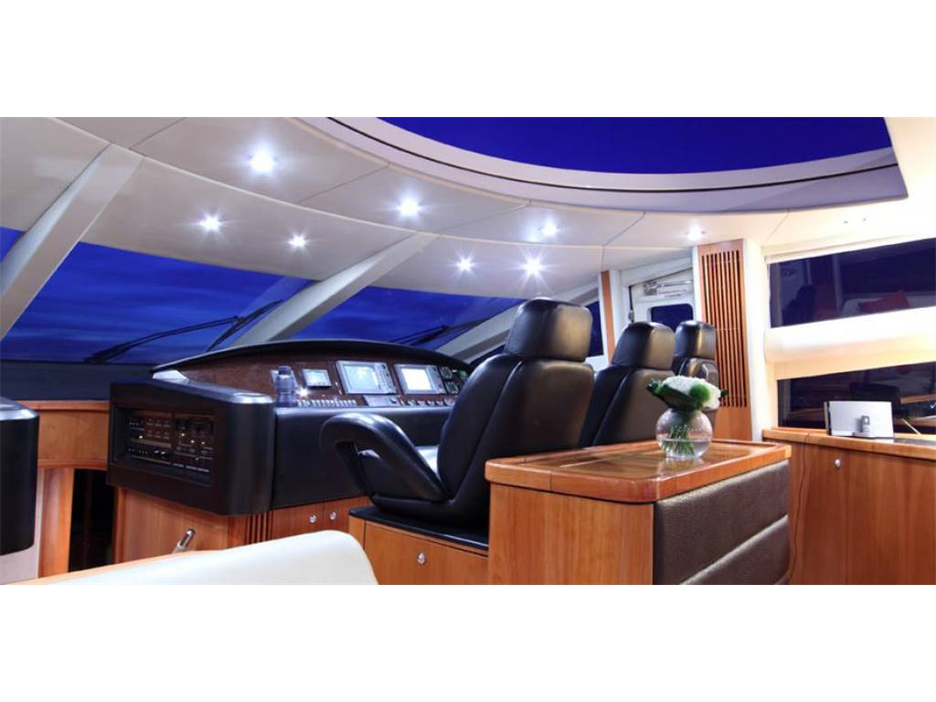 Sunseeker Predator 82