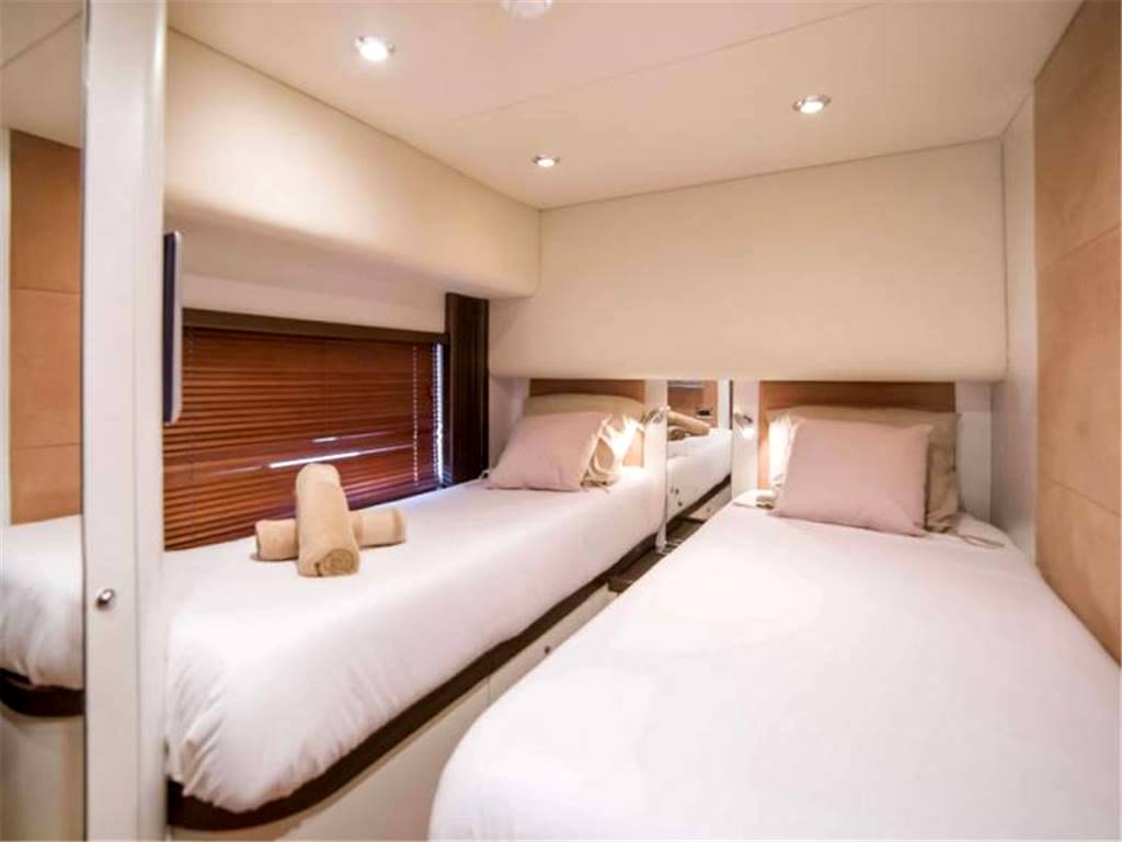 Sunseeker Predator 82