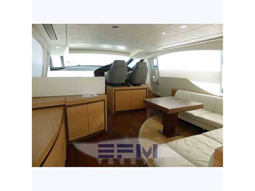 Pershing 72