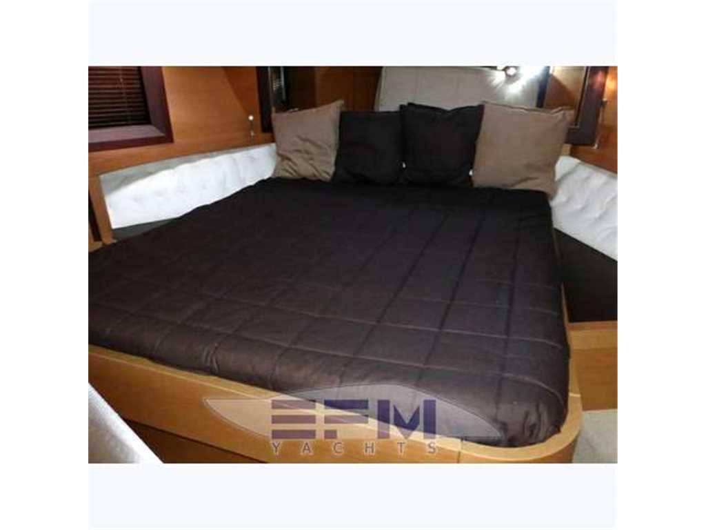 Pershing 72