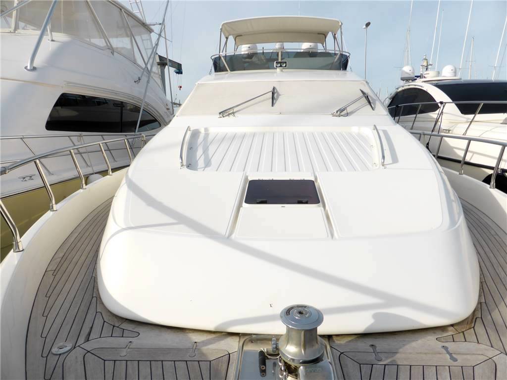 Uniesse 65 fly