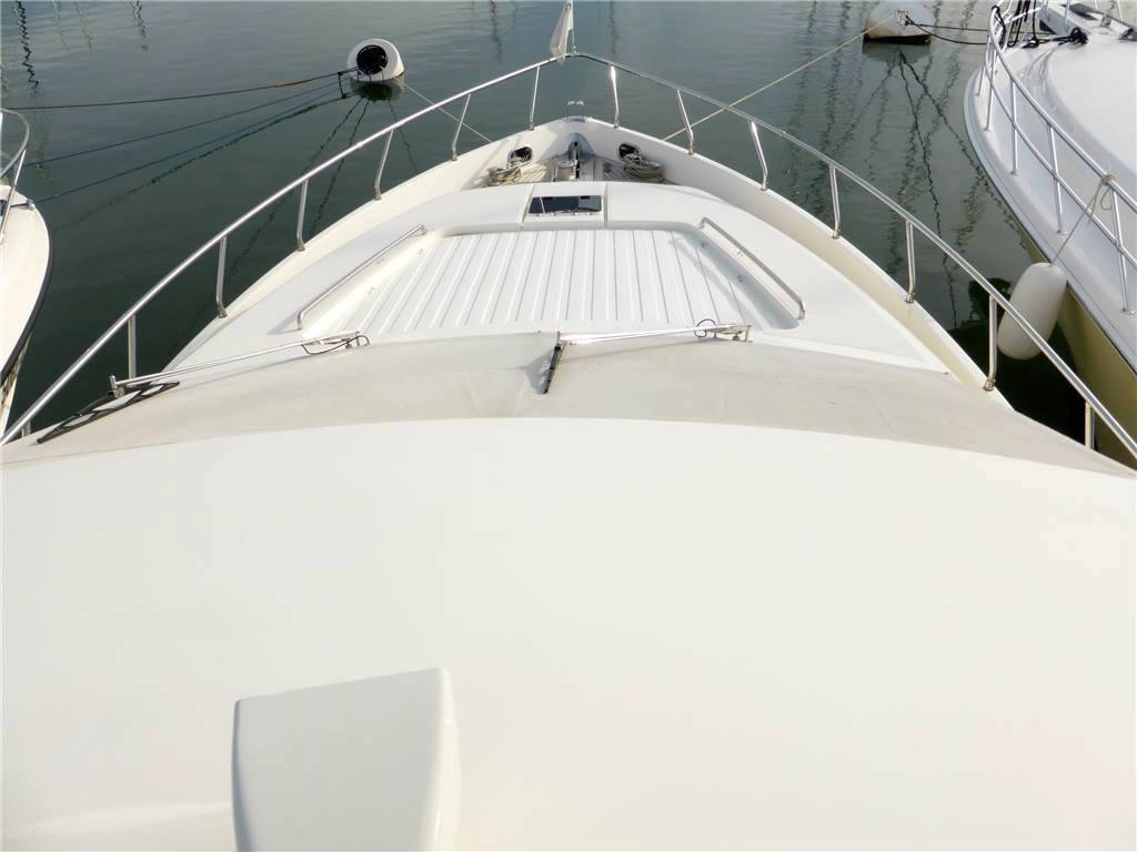Uniesse 65 fly