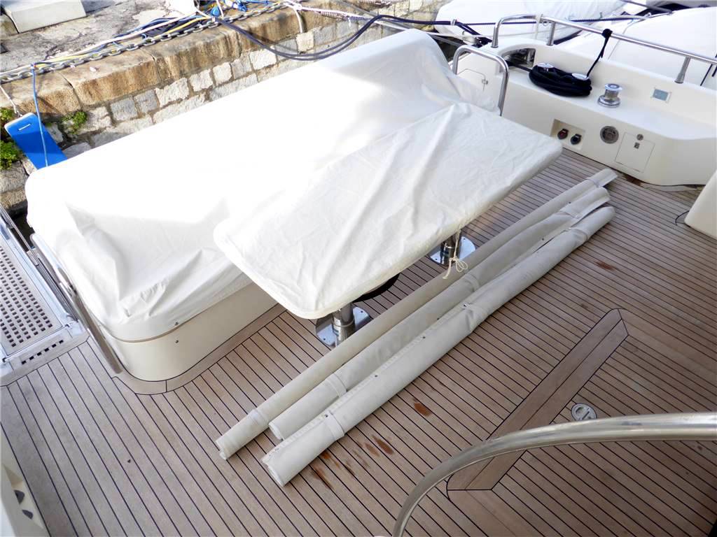 Uniesse 65 fly