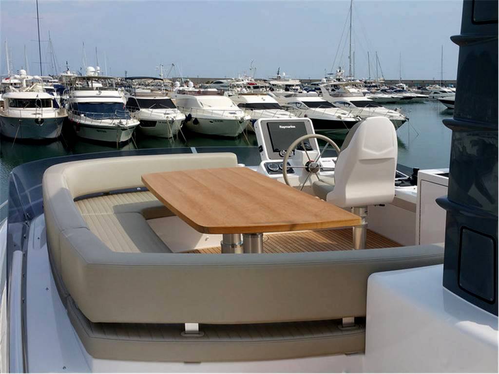 Azimut Magellano 53