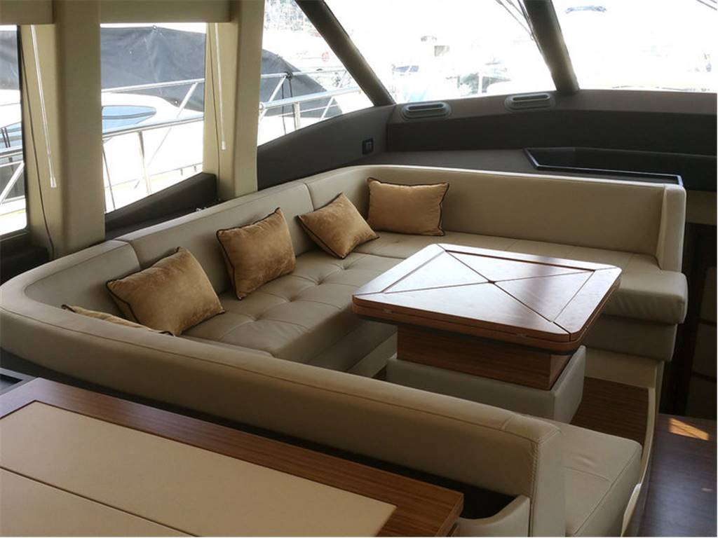 Azimut Magellano 53