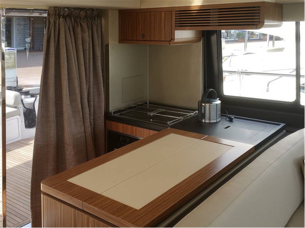 Azimut Magellano 53