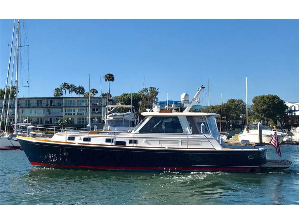 Grand banks Eastbay 49