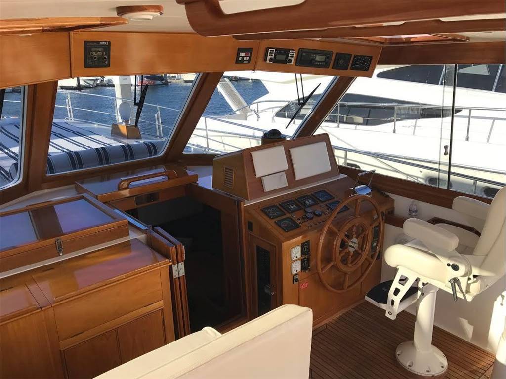 Grand banks Eastbay 49