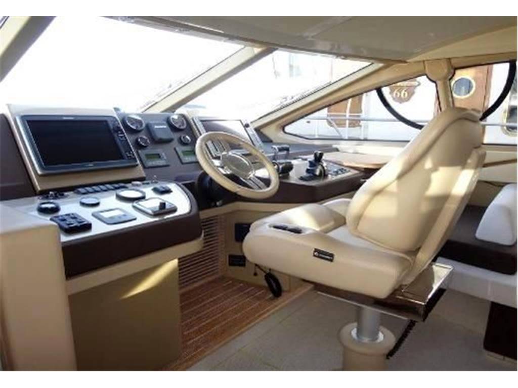 Azimut 60 fly