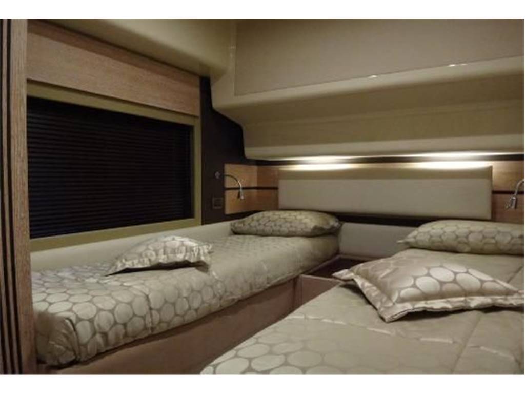 Azimut 60 fly