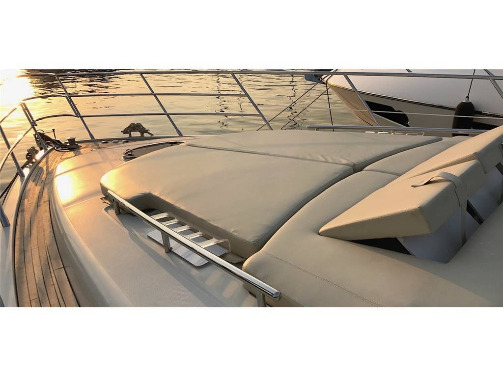 Azimut 68 s