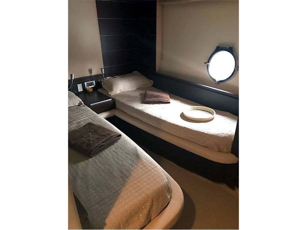 Azimut 68 s